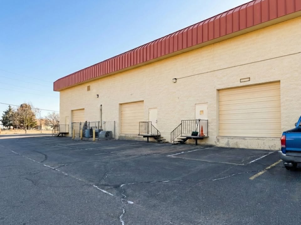 22ft MEGA Tall Ceilings! Warehouse For Rent + Retail Frontage